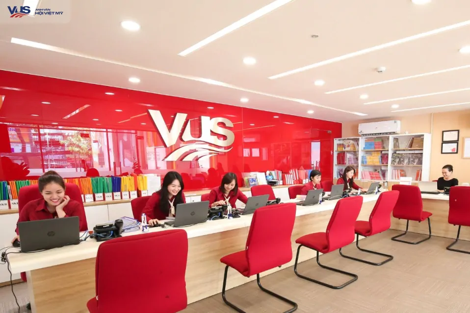 Top trung tâm IELTS TPHCM VUS: Luyện thi nhanh, đạt band cao