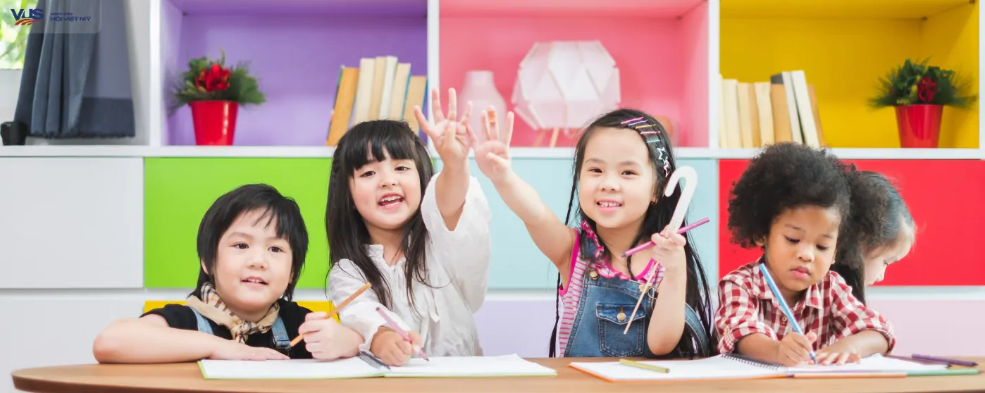 Học tiếng Anh cùng bé Học tiếng Anh cùng bé