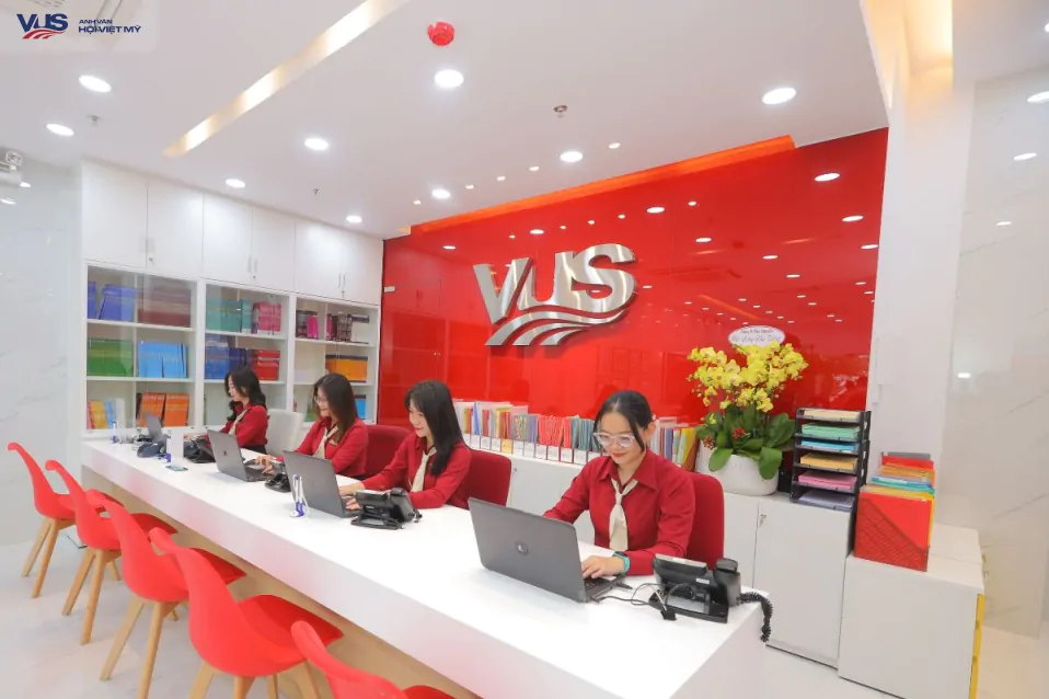 VUS - Top trung tâm tiếng Anh giao tiếp TPHCM uy tín nhất